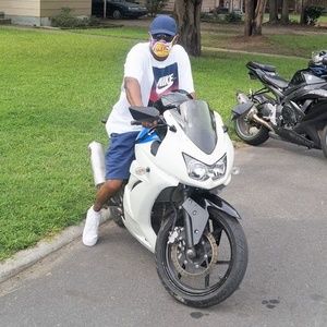 Meet your Posher, Larry